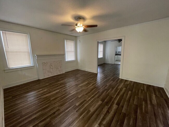 Foto del edificio - 2 Bedroom 1 Bath n The Avenues