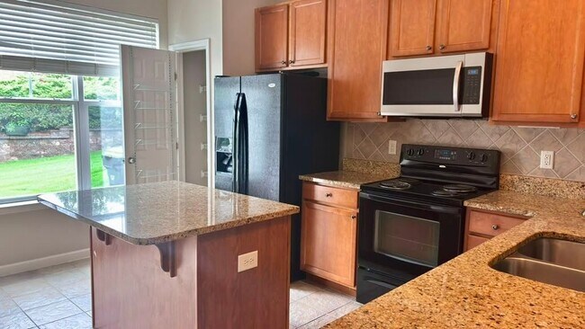 Foto del edificio - 100 Stratford Lakes Dr