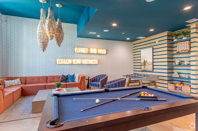 Building Photo - Palisades at Surf City