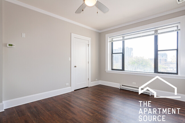 Building Photo - 816 W Lakeside Pl