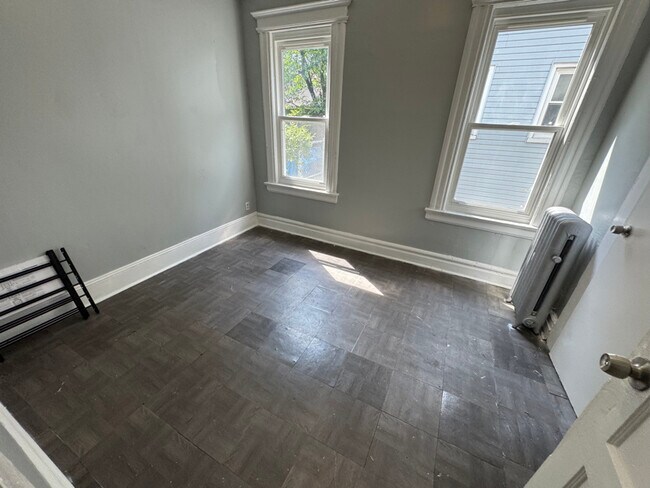 Foto del edificio - 152 Shephard Ave