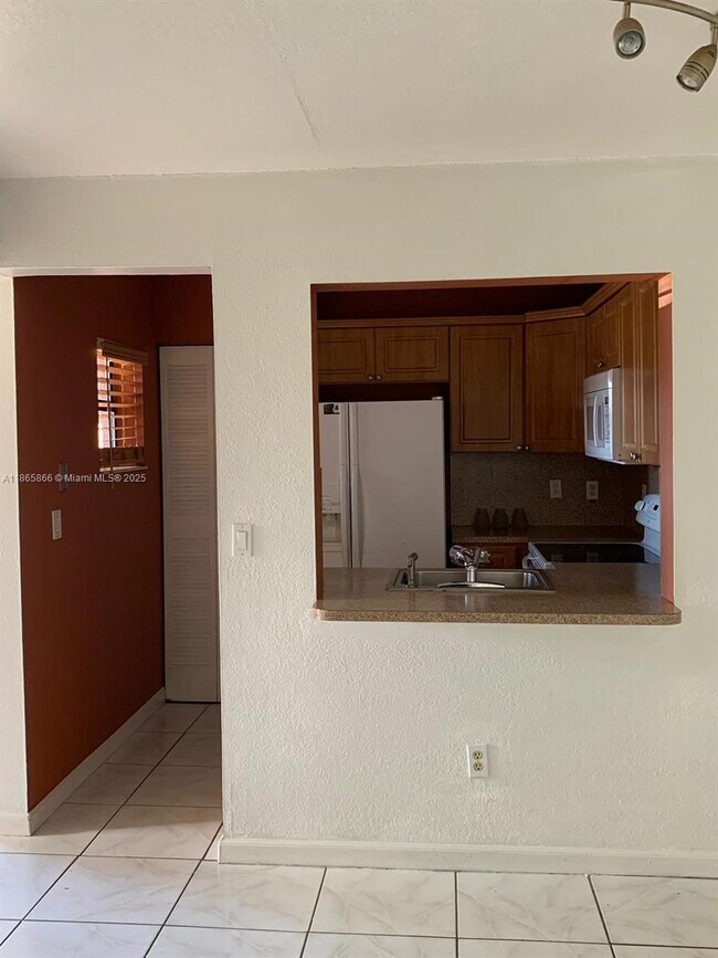 Foto del edificio - 6515 W 27th Ct