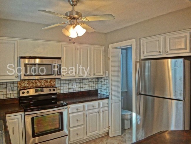 Foto del edificio - 6706 Holmes Rd
