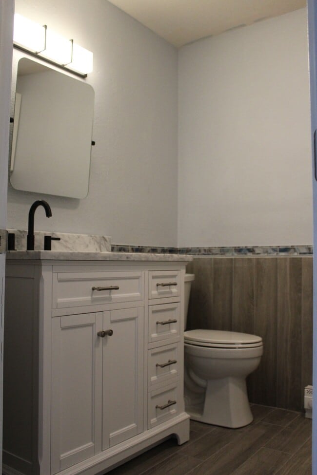 Foto del edificio - 1322 E 7th St