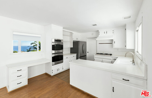 Foto del edificio - 20490 Seaboard Rd