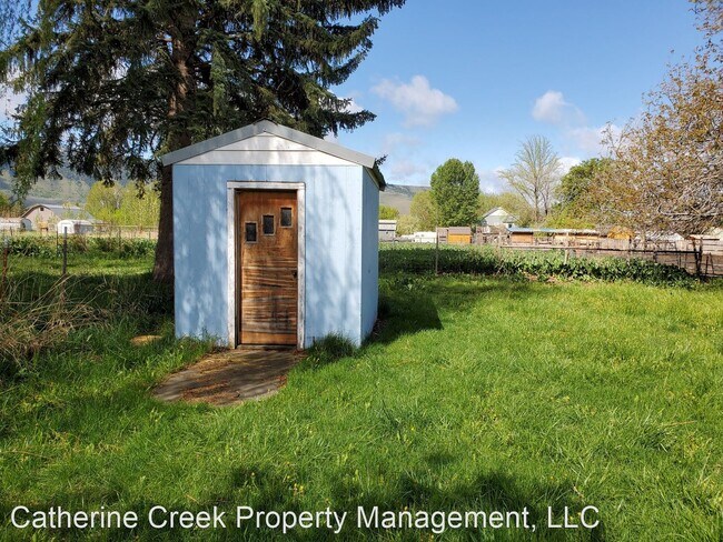Building Photo - 2 br, 1 bath House - 1136 N. Main Street