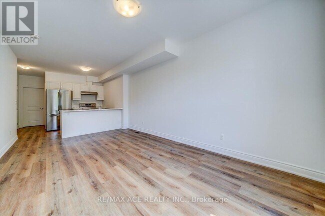 Building Photo - 183 Munro St