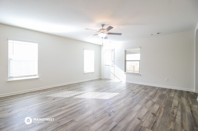 Building Photo - 512 Beall St