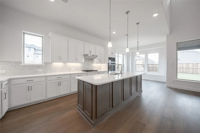 Building Photo - 2420 Bernham Dr