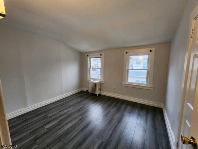 Foto del edificio - 12 Harrison Ave