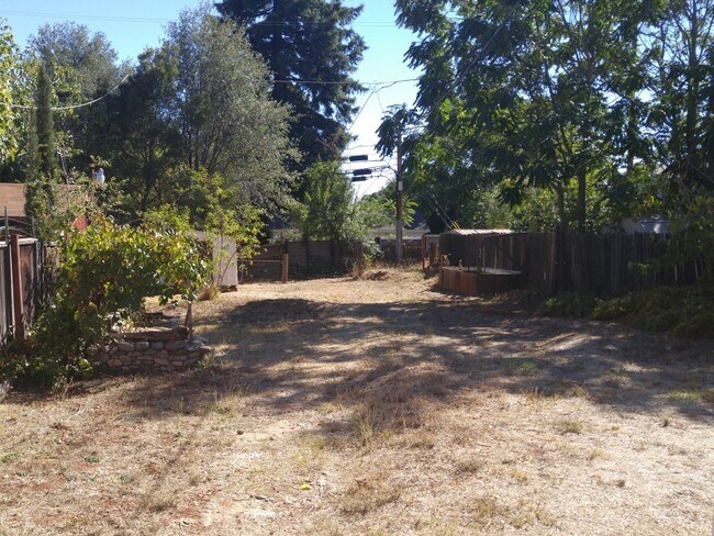 Foto del edificio - Cute Home in Shasta Lake City