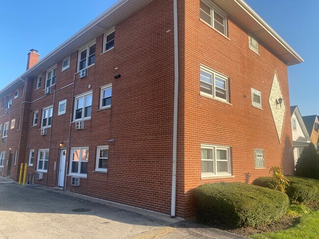 Foto del edificio - 3553 N Neenah Ave