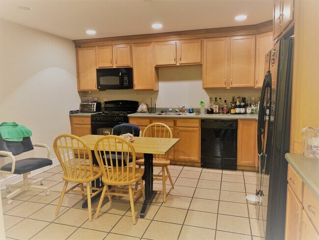 Foto del edificio - 2118 E Carson St