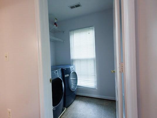 Foto del edificio - 4011 Eastview Ct