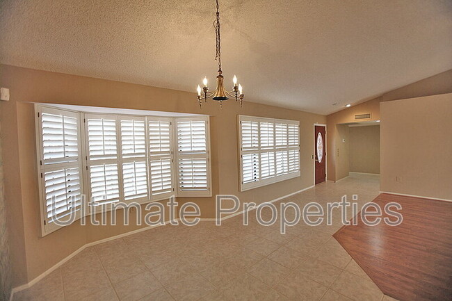 Building Photo - 14735 W Buttonwood Dr