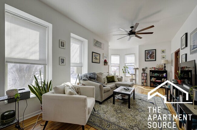 Foto del edificio - 2732 W Chicago Ave