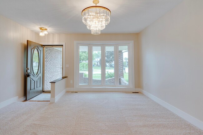 Foto del edificio - 5806 Wedgewood Rd