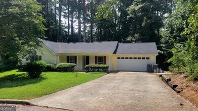 Building Photo - 3677 Fernbrook Dr