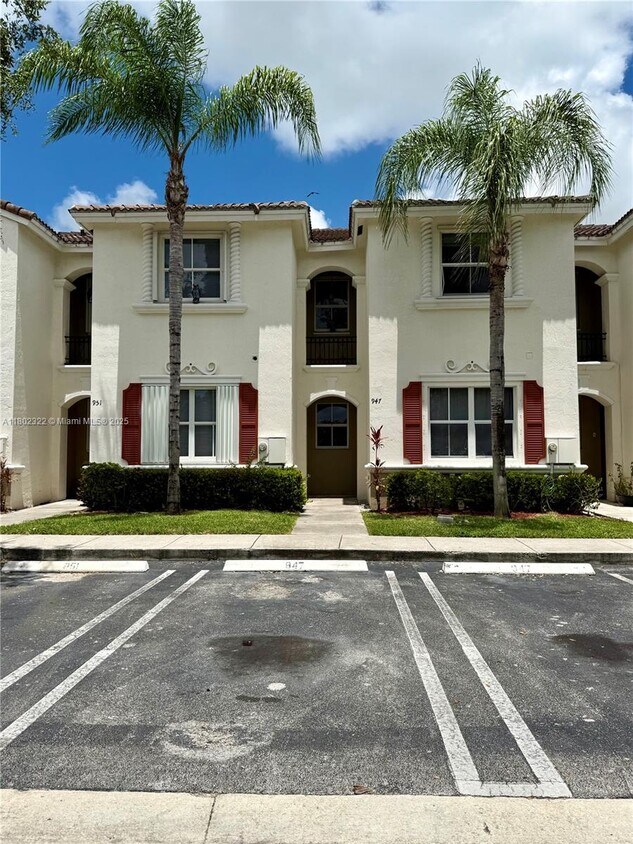 Foto principal - 947 NE 42nd Terrace