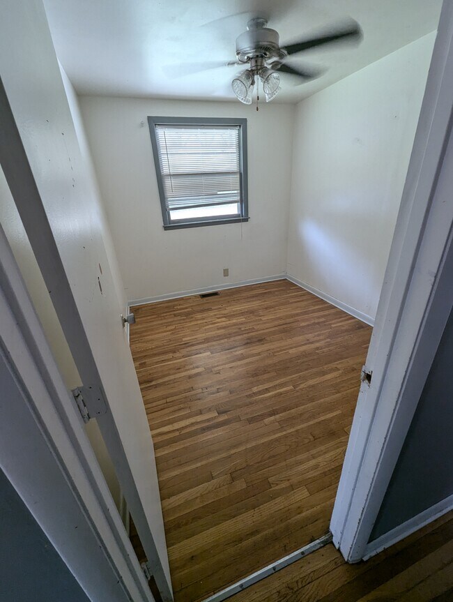 Building Photo - 4025 Buena Vista Pike