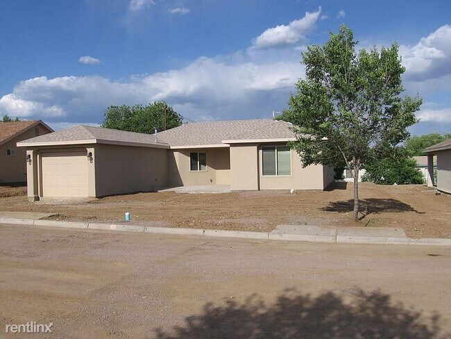 Building Photo - 2 br, 2 bath House - 510 Los Pinos St