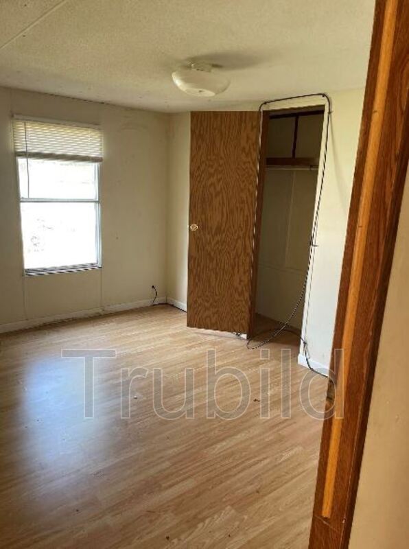 Building Photo - 13 Camden Dr