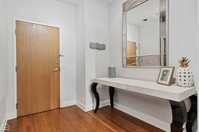 Foto del edificio - 849 N Franklin St