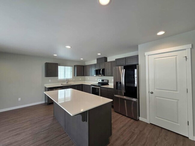 Foto del edificio - Amazing Brand New Home with 3 Bedrooms & 2...