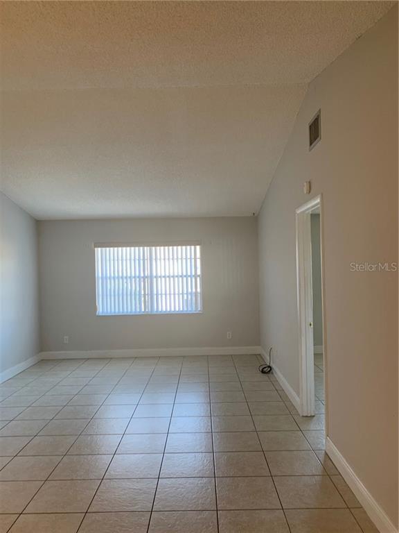 Building Photo - 833 Orchid Springs Dr