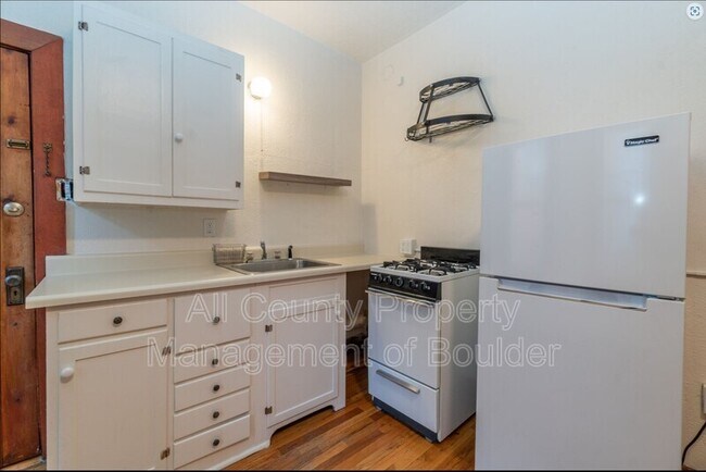 Building Photo - 2408 8th St