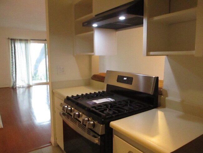 Foto del edificio - 15344 Weddington St