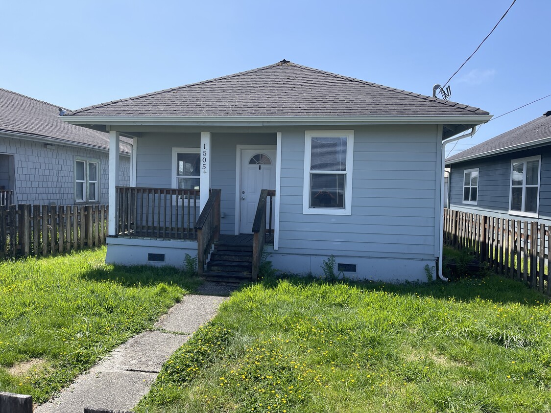 Primary Photo - 1505 Bay Ave