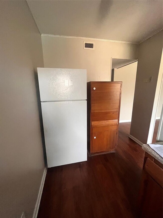 Foto del edificio - 3304 Red River St