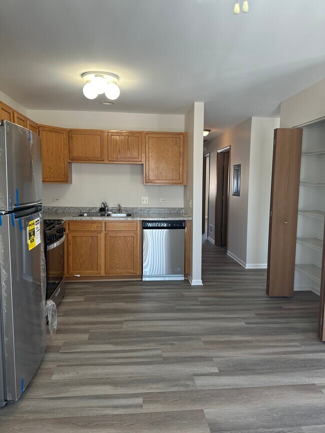 Foto del edificio - 549 Central Parkway Rd