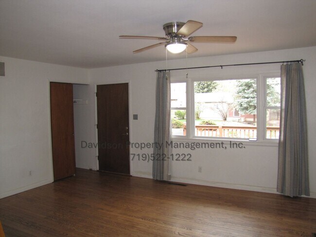 Building Photo - Charming Rancher in Central Colorado Springs