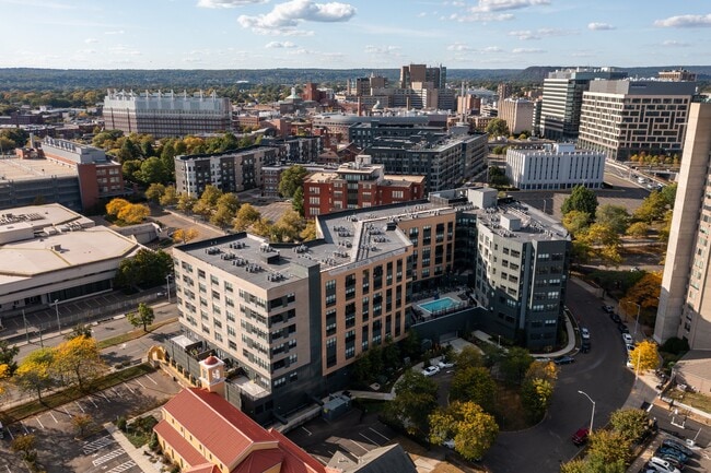 View Overlooking Pierpont & Yale School of Medicine - City Crossing