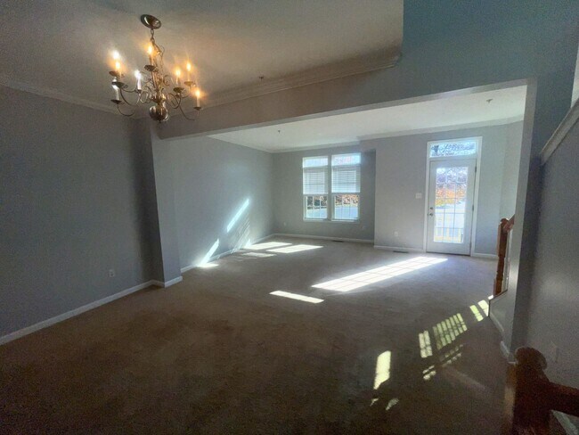 Building Photo - **** THIS PROPERTY HAS AN APPROVED APPLICA...