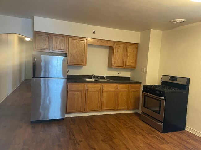 Building Photo - 114 Edgington Ln