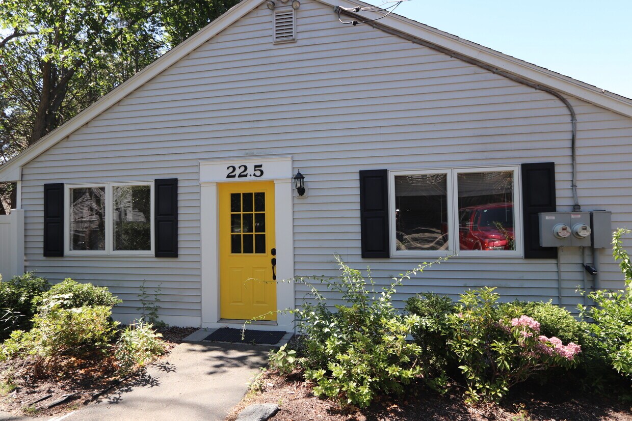 22 Whipple Rd, Kittery, ME 03904 House Rental in Kittery, ME