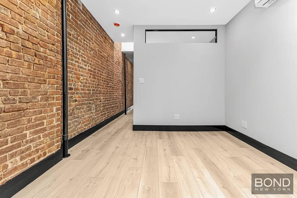 Building Photo - 438 W 52nd St