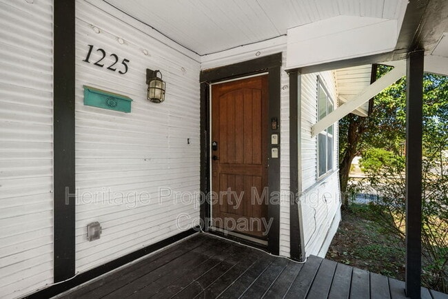 Building Photo - 1225 Michigan Ave