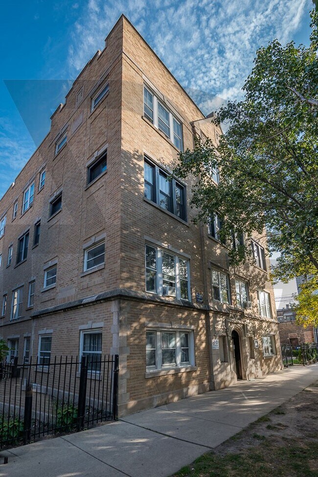 Foto del edificio - 820 W Waveland Ave