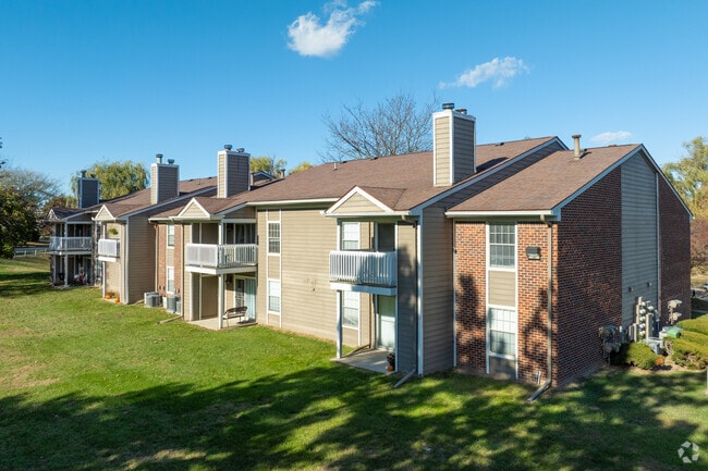 Primary Photo - Hamptons of Cloverlane Apartments