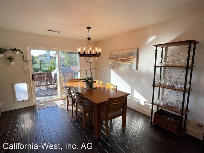 Building Photo - 3 br, 2.5 bath House - 817 Forest Glen Drive