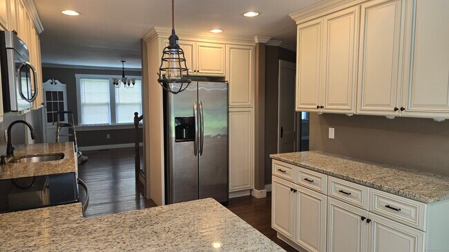 Foto del edificio - 337 Wheeler Rd