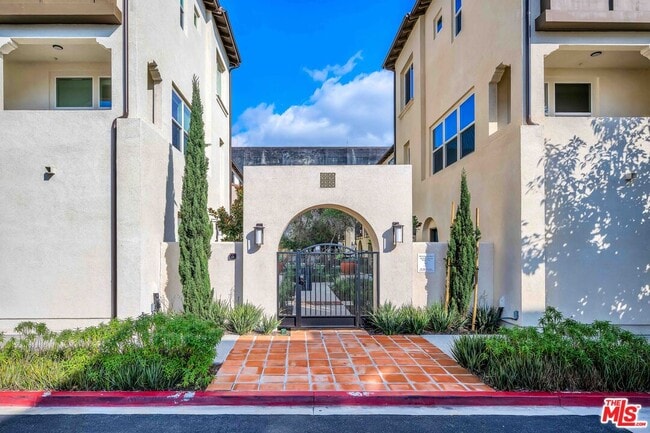 Foto del edificio - 22248 Poppy Ct