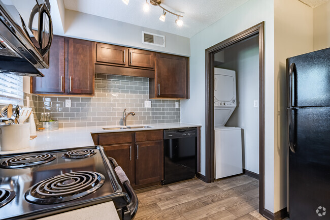 2BD, 1BA - 945SF - Artesian East Village