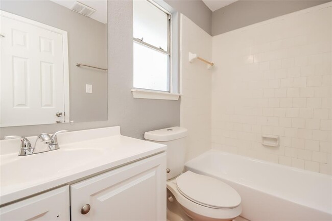 Building Photo - 5407 Rivergate Dr