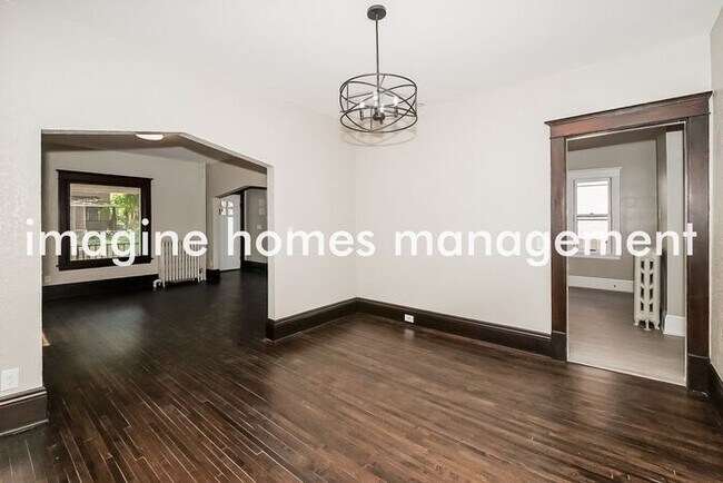 Building Photo - 1410 N Logan Ave