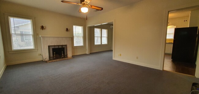 Building Photo - 6 MONTH LEASE! Charming and Spacious 2 Bed...